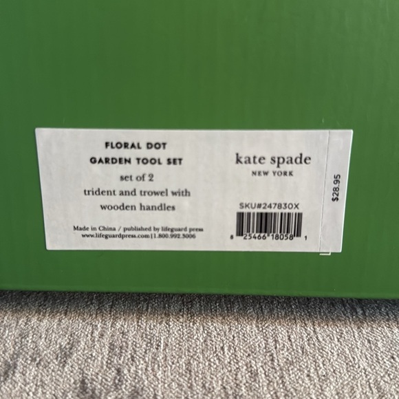 NWT kate spade Floral Dot Gard Tool Set Trident and Trowel with Wooden Handles - Picture 5 of 5